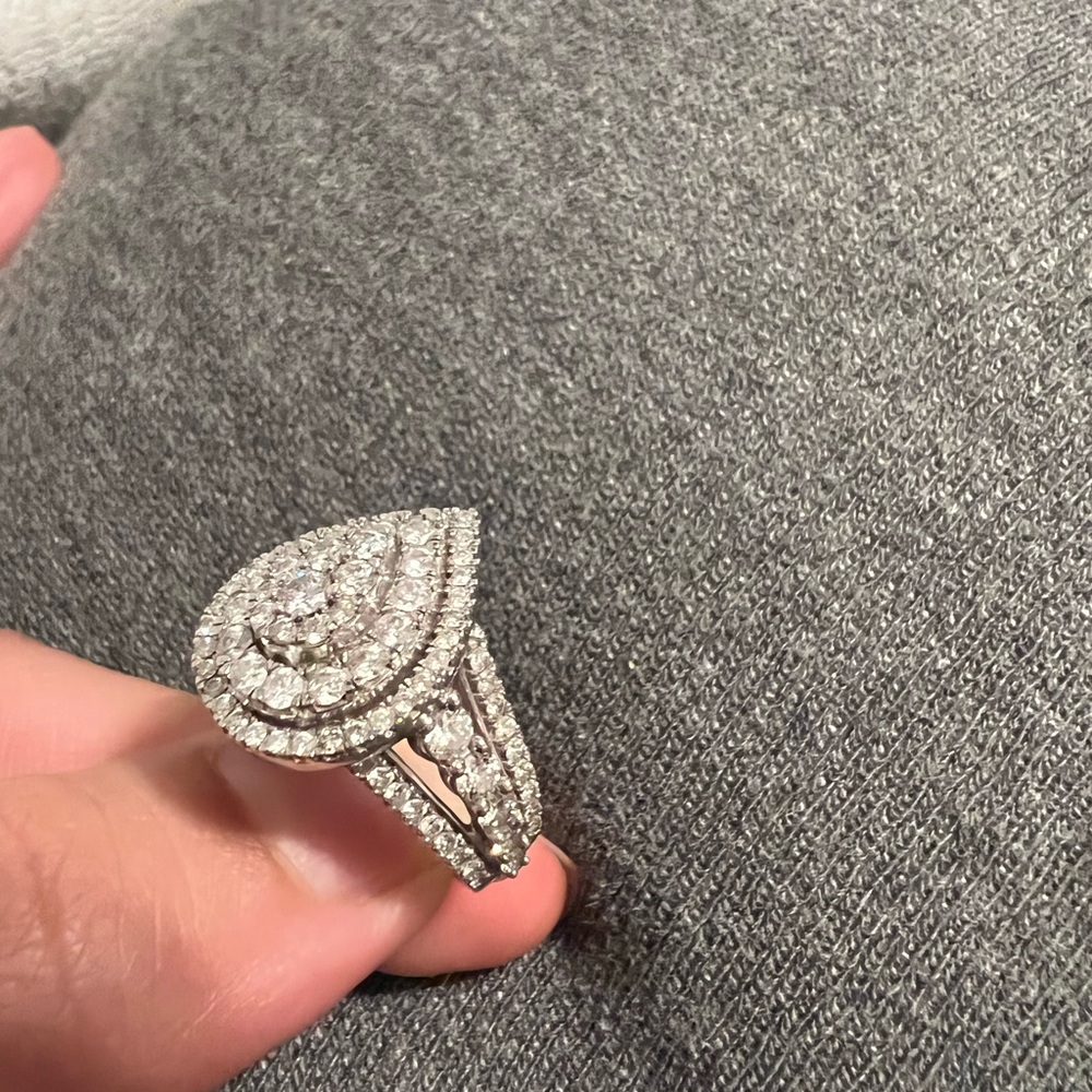 2 CT halo shaped engagement ring
